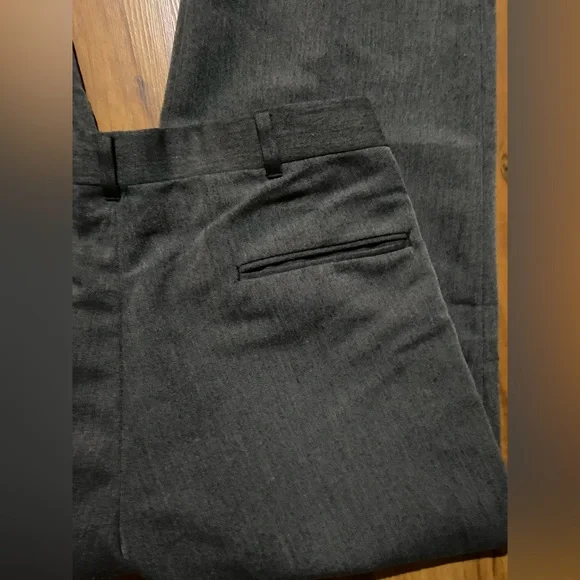 UNTIED Men’s Pleated Dress Pants With Belt Size Waist 34 Length 30 - Picture 5 of 16